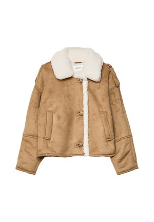 Hnedá semišová bunda s bielym fleecovým golierom, zapínaním na gombíky a bočnými vreckami, položená na bielom pozadí.