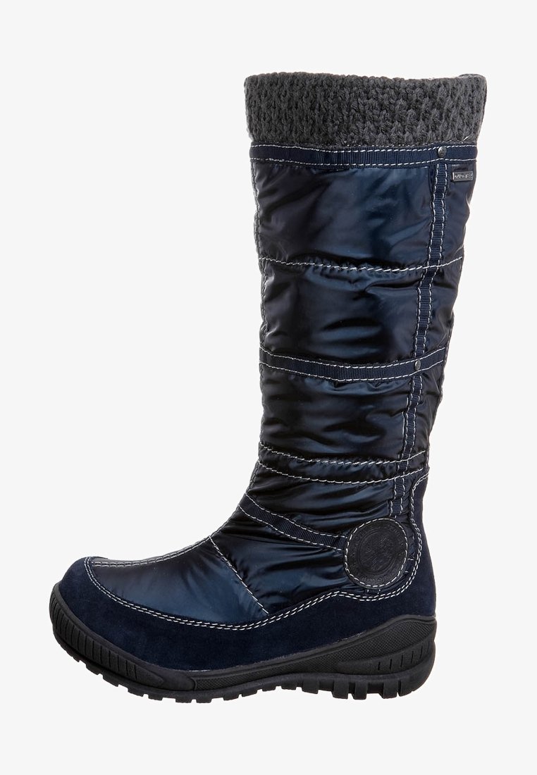 Botte montante isolée bleu marine avec un design matelassé et un col en tricot gris texturé, dotée de coutures blanches et d'une semelle en caoutchouc.