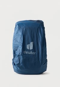 Námořnická voděodolná ochranná část obalu s pomačkáním; na přední straně se nachází výrazné bílé logo "deuter".