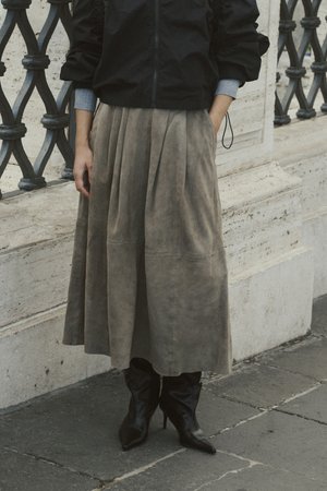 - Spódnica trapezowa