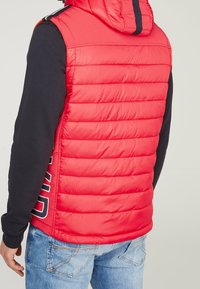 Camp David Weste - red