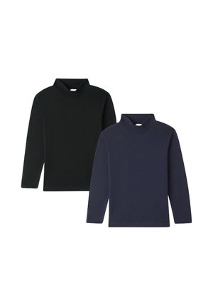 Due maglioni a collo alto realizzati in morbido tessuto, uno nero e uno blu scuro, caratterizzati da maniche lunghe e un design dal taglio rilassato.