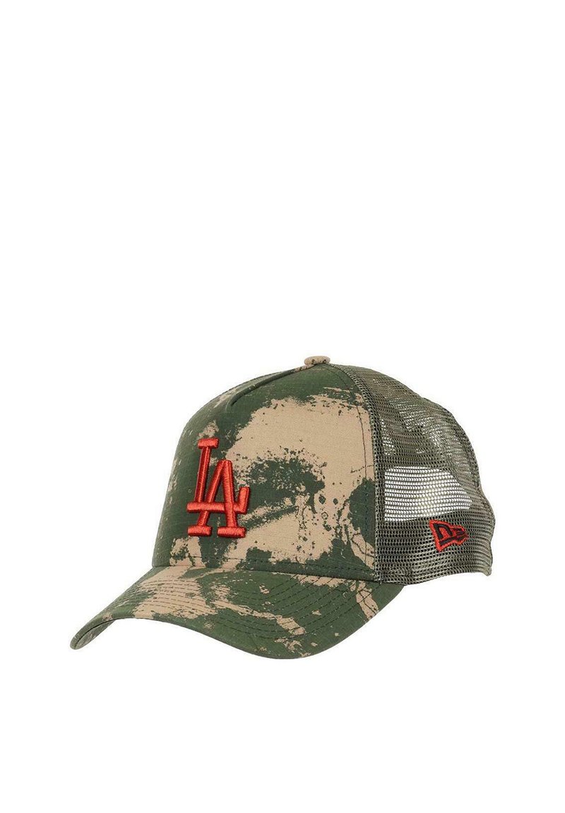 Cap featuring a camo design in shades of green and beige, with a red embroidered "LA" logo and a mesh back for ventilation.