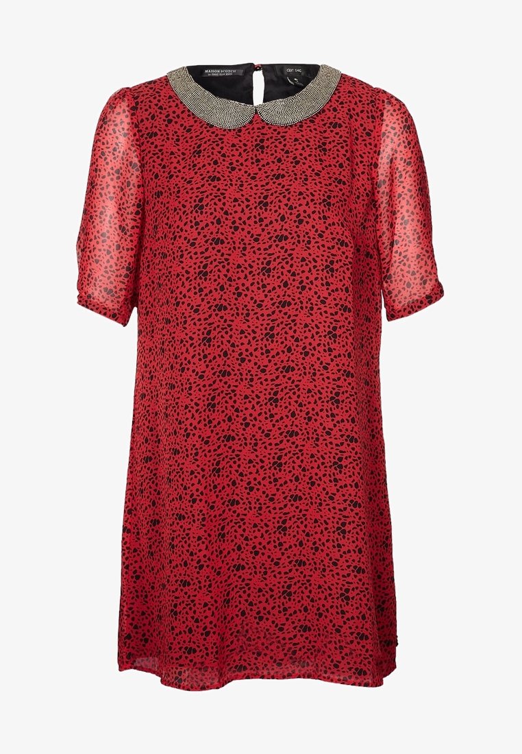 Rotes Kleid mit kurzen, transparenten Ärmeln und einem abgerundeten, verzierten Kragen. Besitzt ein strukturiertes, gepunktetes Muster in Schwarz. Leichter Stoff.