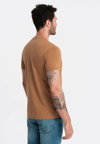 Ombre TSBS - T-shirts basic - brown