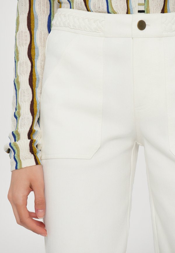 GIA  - Straight leg jeans3