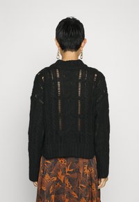 Pinko Sweter