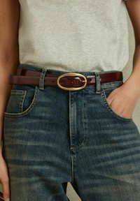 Reiss DREW OVAL BUCKLE  - Vyö - oxblood