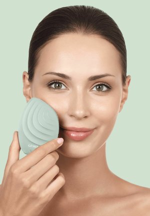 GESKE, SONIC FACIAL BRUSH | 5 IN 1 - Hudplejeredskab - green