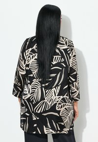 Ulla Popken LEAF 3/4 SLEEVE  - Tunn jacka - black