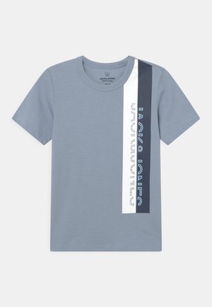 JCOOYESTER CREW NECK - T-shirt con stampa - dusty blue
