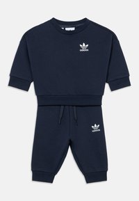 Kijelölve, dark blue