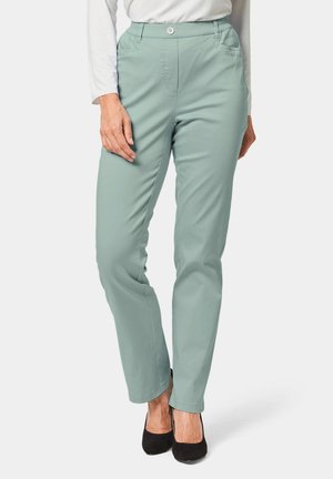 Lichtgroene rechte broek gemaakt van een zachte stof, met een knoopsluiting aan de voorkant en zijzakken. Glad textuur met een strakke uitstraling.