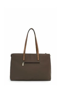 Sac fourre-tout marron avec deux poignées beiges, texture lisse, une poche zippée à l'avant et une fermeture zippée sur le dessus. Forme rectangulaire.