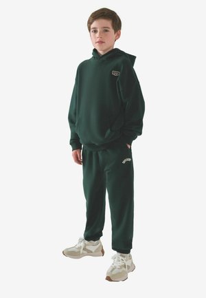 SET  - Tracksuit - green white
