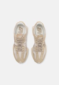 New Balance U327 UNISEX - Tenisice - stoneware