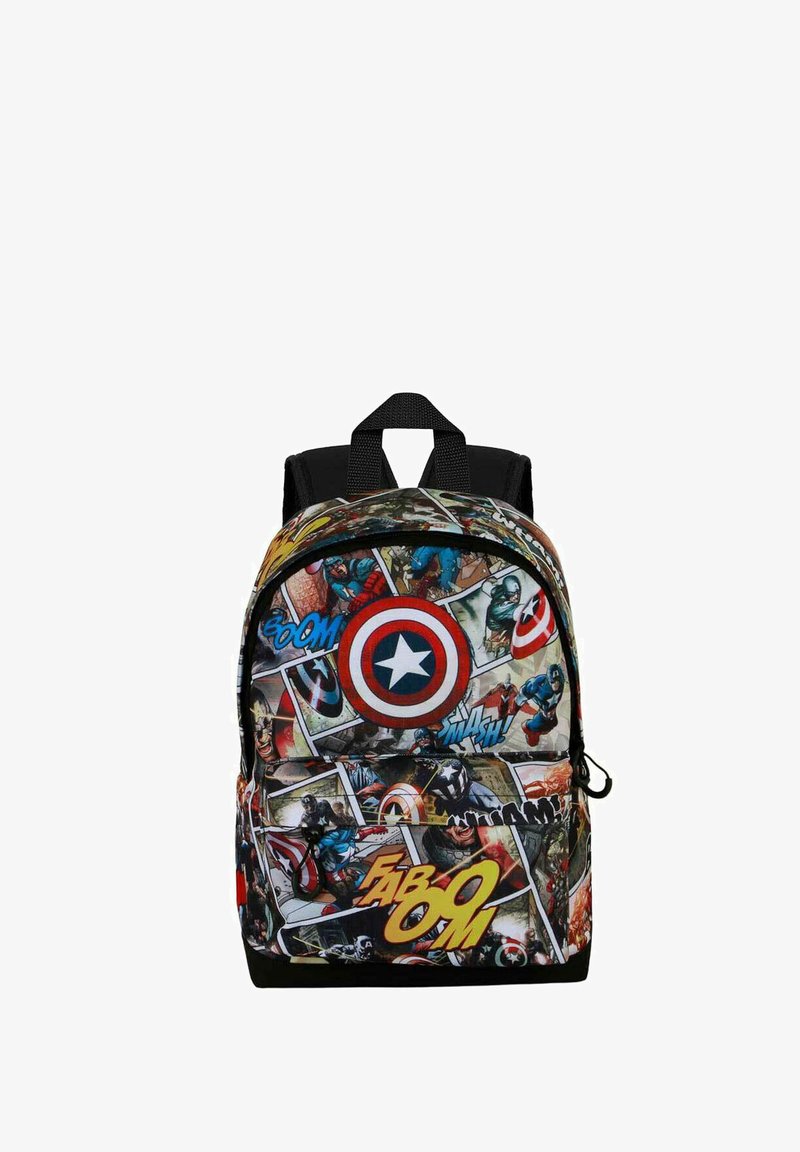 Sac à dos sur le thème des bandes dessinées avec une base noire, des illustrations colorées de super-héros et un design de bouclier circulaire rouge et blanc bien en vue.