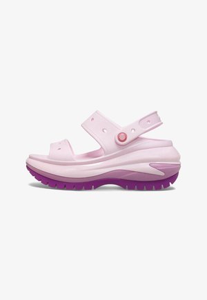 Sandalo platform rosa e viola con cinturino posteriore regolabile e punta aperta, caratterizzato da una suola spessa con battistrada profondo per una buona aderenza.