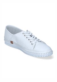 Weiße Schnürsneaker mit einem glatten Lederobermaterial, runder Zehenpartie, Gummisohle mit strukturierter Rutschfestigkeit und dezentem Branding-Akzent an der Seite.