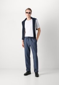 Les Deux PATRICK PANTS - Hlače - dark navy/ivory