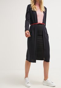 Modström Jupe crayon - black