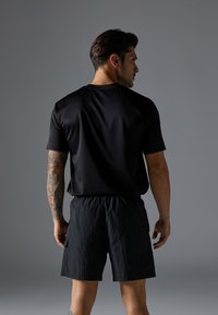 Pier One Sport Sportiniai šortai - black