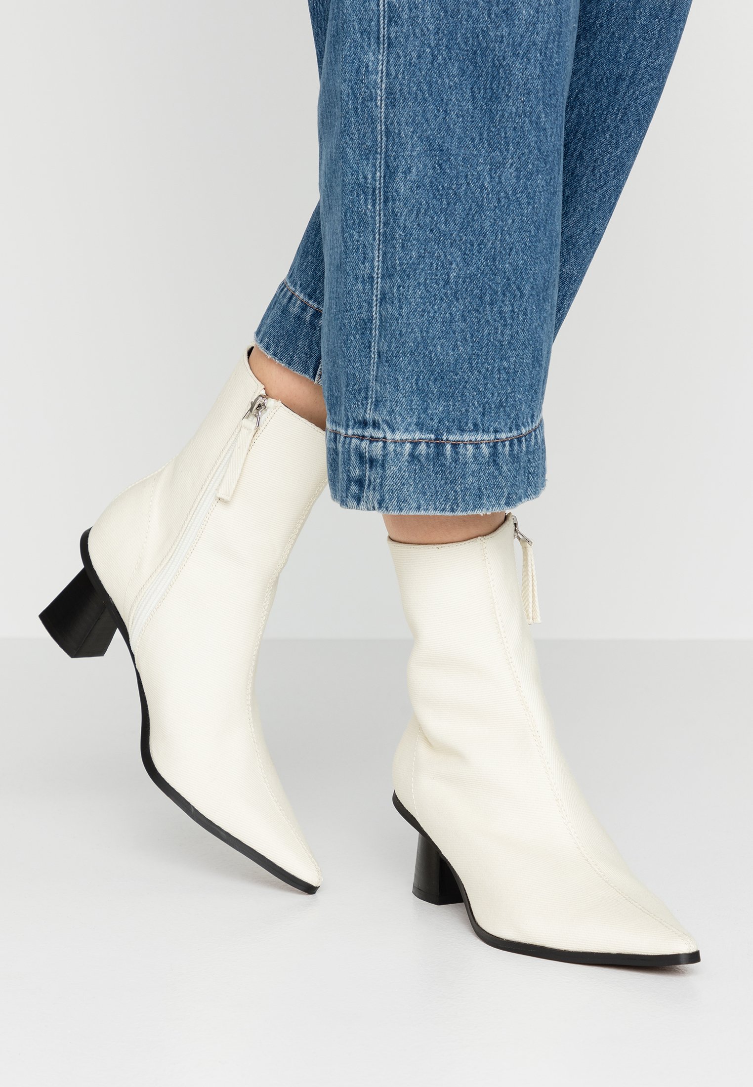 Topshop MAILE POINT BOOT Korte laarzen white Zalando.nl Topshop MAILE POINT BOOT Korte laarzen tan Zalando.nl