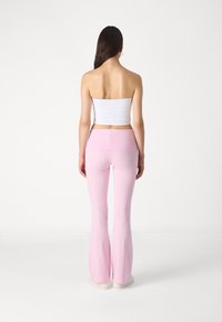 Gina Tricot SOFT TOUCH FOLDED TROUSERS - Kelnės - pink lady