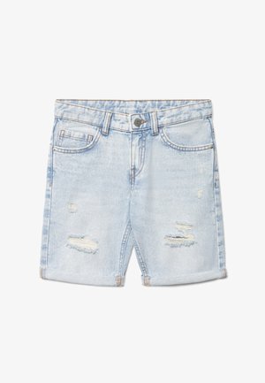Short in denim azzurro chiaro con orli arrotolati, bottone frontale, passanti per cintura e toppe consumate su entrambe le gambe.