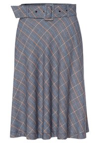 Falda de cuadros en tonos azul marino, gris y blanco con acentos naranjas. Presenta una cinturilla ancha con un cinturón y un diseño de tablas para mayor volumen.