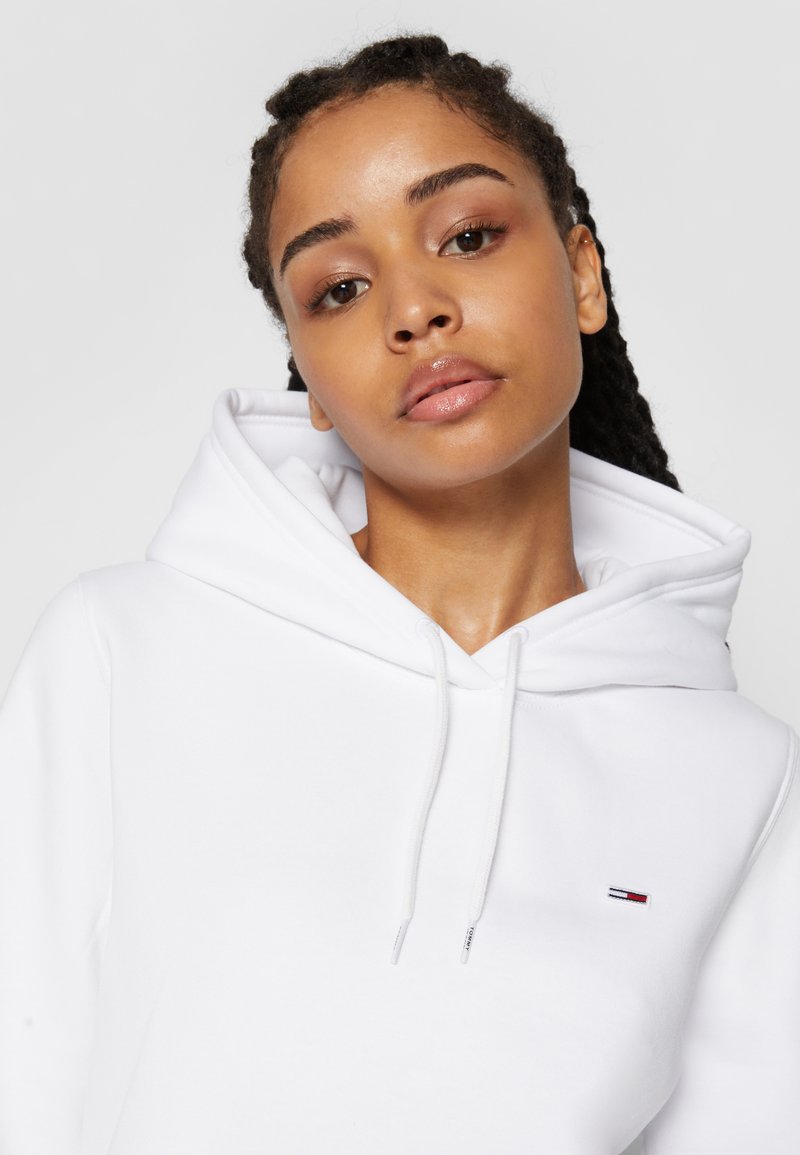 white tommy jeans