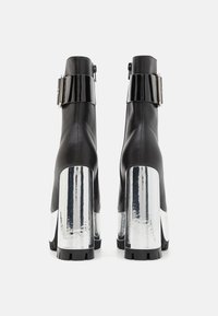 Jeffrey Campbell ROBOTIC - Magassarkú bokacsizmák - black/silver metallic