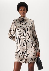 Malina AWA MINI DRESS - Koktailové šaty/večierkové šaty - gold