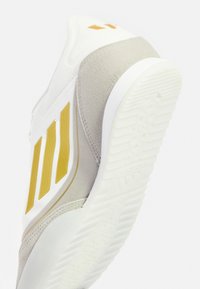 adidas Performance F50 FREESTYLE 24 MESSI - Botines de fútbol sala - white/beige