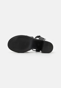 Tamaris Sandali con plateau - black
