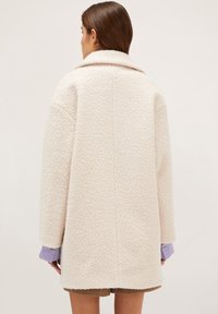 Motivi MONOPETTO - Cappotto corto - bianco