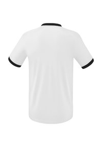 Camicia bianca a maniche corte con colletto e dettagli manica neri, realizzata in un tessuto morbido, caratterizzata da un orlo arrotondato e un design minimalista.