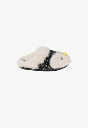 Pantofole morbide e pelose progettate come un'anatra bianca con becco giallo e dettaglio del cinturino nero su sfondo bianco semplice.