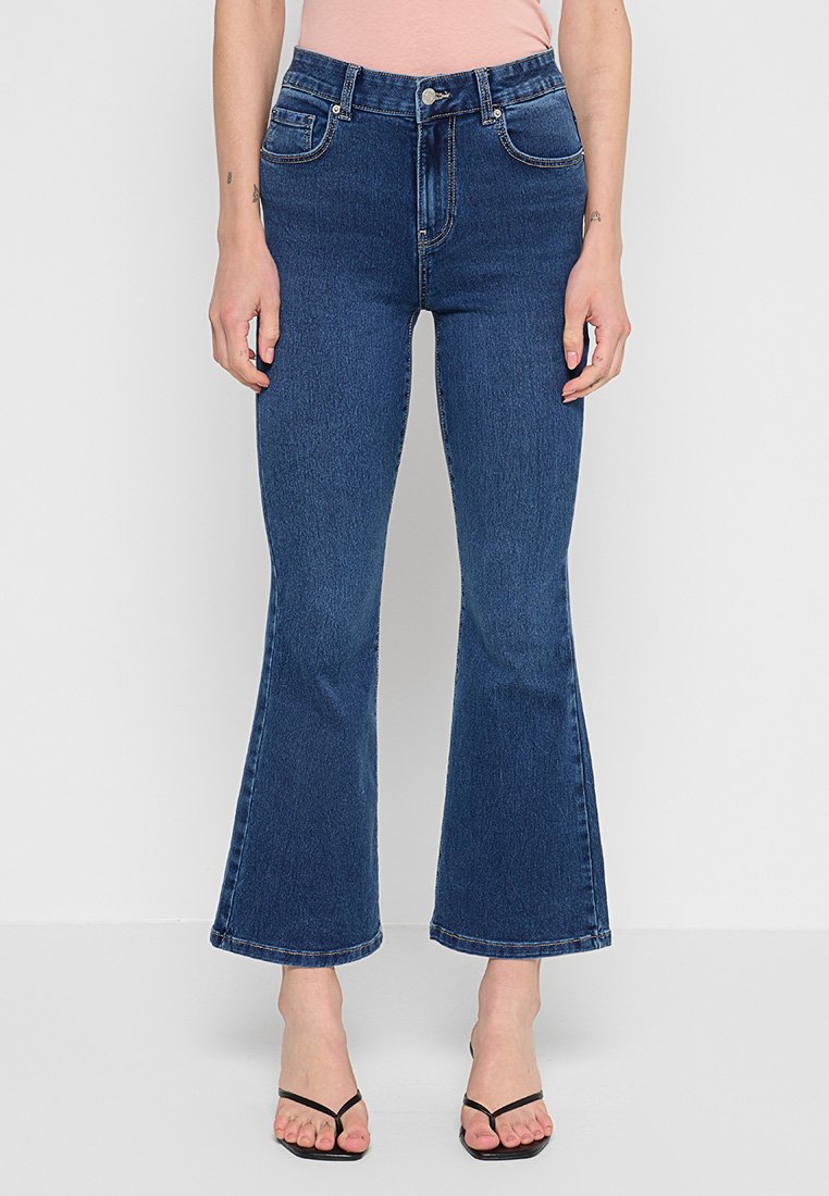 Vero Moda Petite Flared Jeans koningsblauw