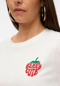 Vero Moda Curve - T-shirt z nadrukiem