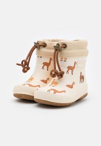 Vita regnstövlar i gummi med dragsko upptill, prydda med bruna djurillustrationer och med en texturerad mörkbrun sula för grepp.