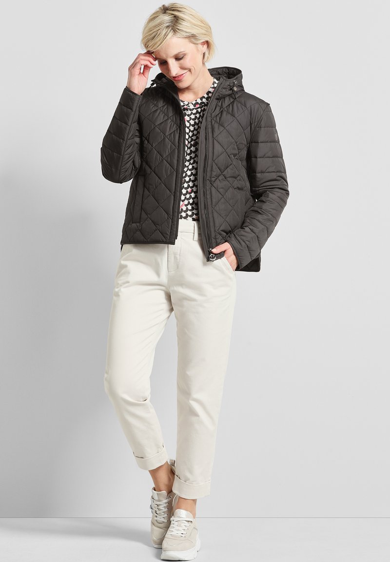Damen Leichte Jacken | Bugatti REGULAR FIT Übergangsjacke schwarz - AQ99200 Damen Leichte Jacken | Bugatti REGULAR FIT Übergangsjacke schwarz - AQ99200