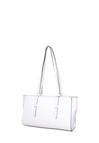 Borsa a tracolla bianca in pelle con forma rettangolare, doppie maniglie lunghe e cuciture nere a contrasto lungo i bordi. Design minimalista.