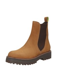 Botín de cuero marrón hasta el tobillo con paneles laterales elásticos, acentos texturizados, punta redonda y una suela de goma resistente con surcos de tracción.