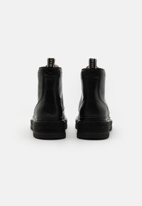 Sneaky Steve SLACK - Stivaletti stringati - black
