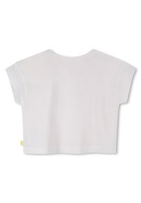 Effen witte cropped t-shirt gezien vanaf de achterkant, met korte mouwen en een klein geel label aan de zijnaad.