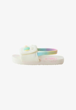 Fehér kisgyermek szandál állítható pánttal, szivárványszínű elasztikus sarokpánttal és pasztell bolygódíszítéssel elöl.