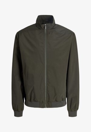 Donkergroene herenbomberjack met ritssluiting aan de voorkant, geribbelde manchetten en zoom, en een opstaande kraag.