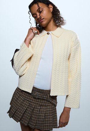 Gina Tricot CABLE KNITTED CARDIGAN - Cardigan - cream