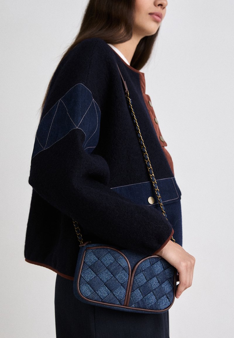 sessùn DIVINOU BRAIDED Cross body bag denim blue/blue denim